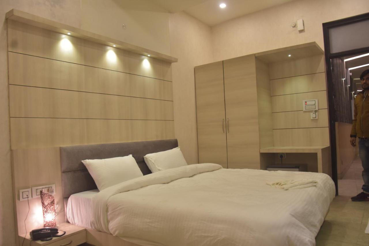Hotel Mahendra Plaza Hardoi Экстерьер фото