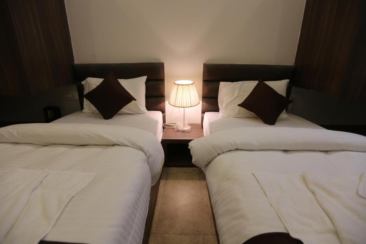 Hotel Mahendra Plaza Hardoi Экстерьер фото
